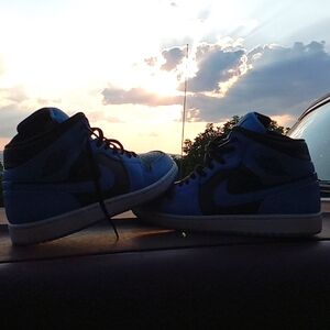 UNC blue jordan 1s